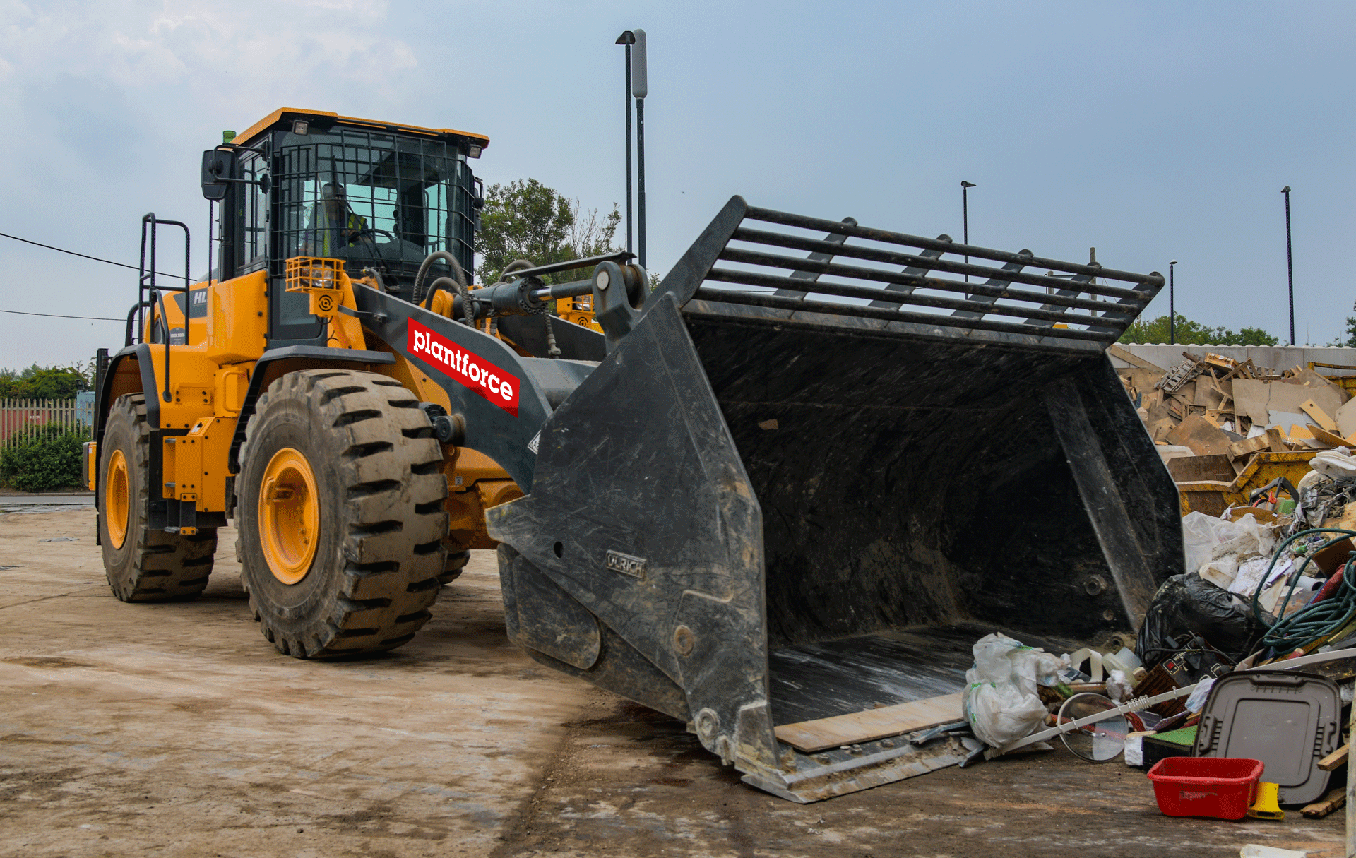 Hyundai HL960-HD Operating On Site